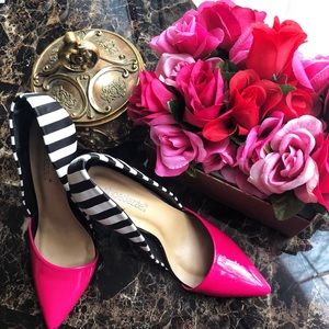 Beautiful Signature Shoedazzle Pumps